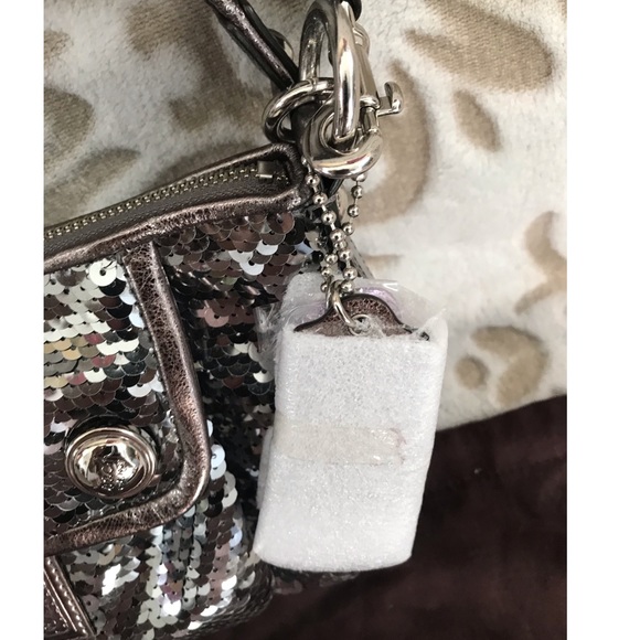 NWT RARE Coach gray sequin Poppy cross body bag - Picture 8 of 10